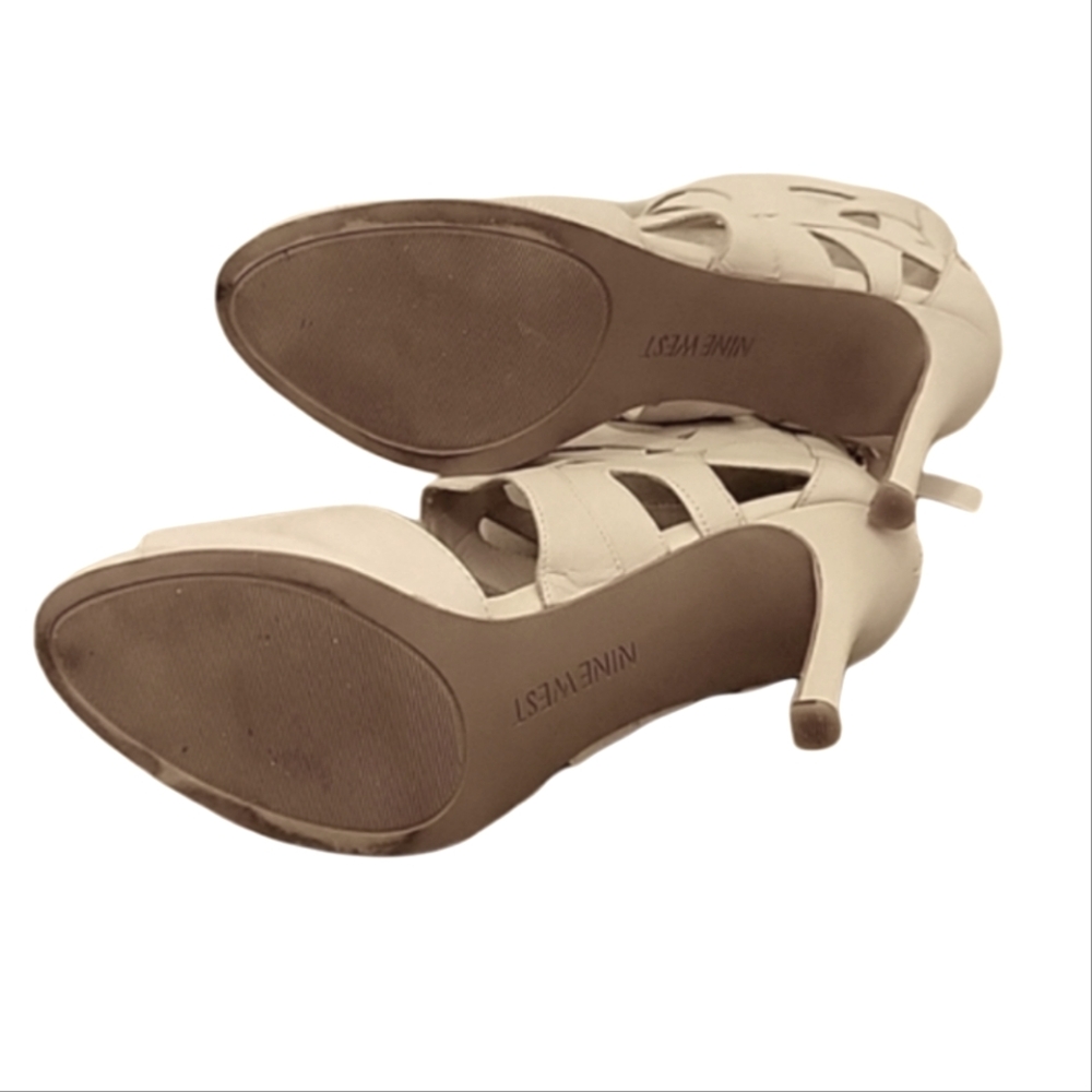 Cream Heels 👠 - Picture 6 of 6